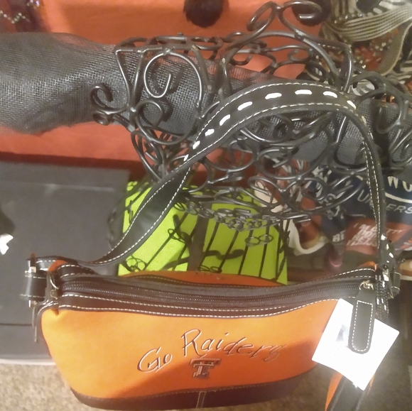 Texas Tech red raiders NWT ladies purse. - Picture 7 of 7